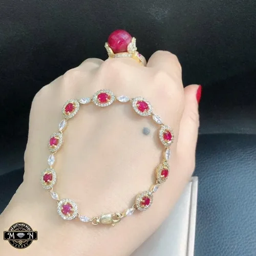 Bộ trang sức ruby hoàng gia