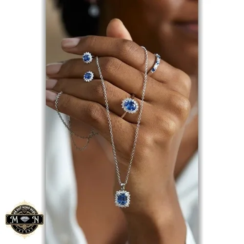 Bộ trang sức Sapphire viền đá quý