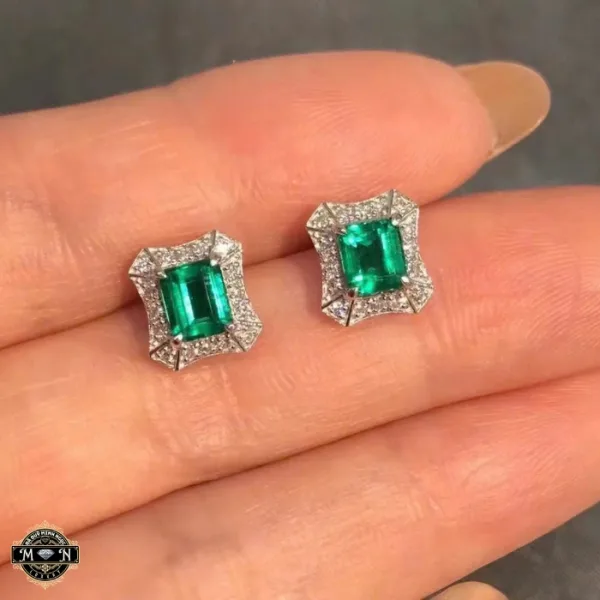 Hoa tai ngọc lục bảo