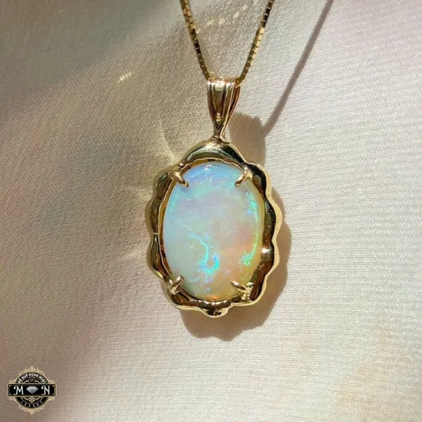 Mặt dây chuyền oval viền vàng