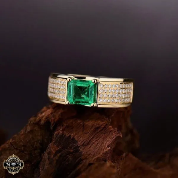 Nhẫn nam Emerald vuông đai kim cương