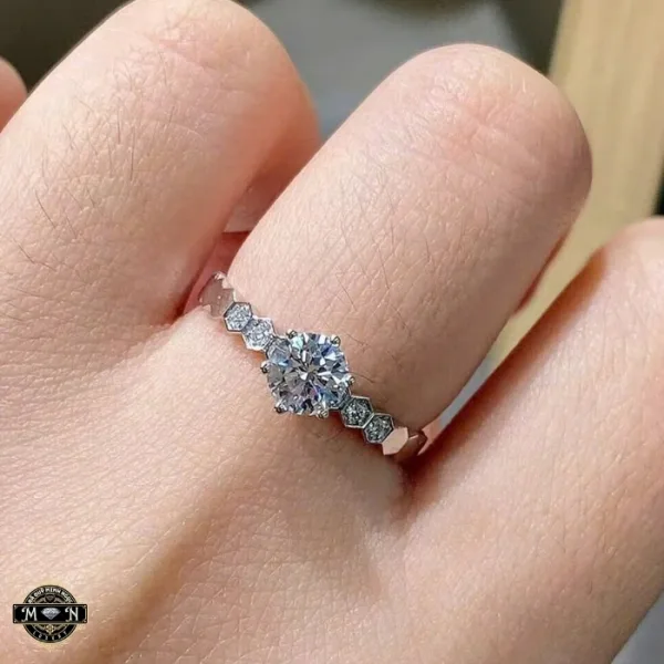 Nhẫn nữ kim cương đai lục giác