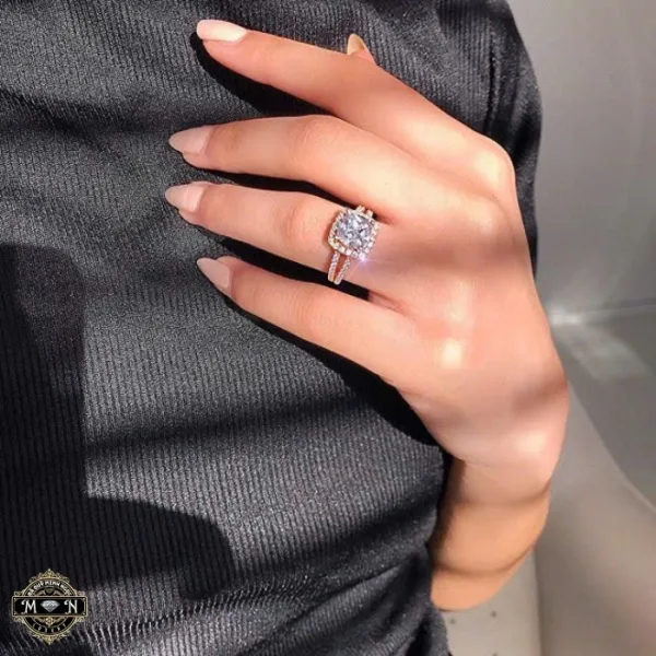 Nhẫn nữ kim cương viền đá đai kép