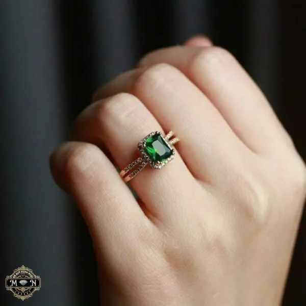 Nhẫn nữ Emerald viền đá đai kép