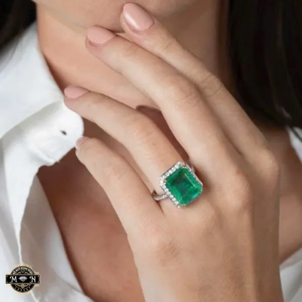 Nhẫn nữ Emerald viền đá đai đá