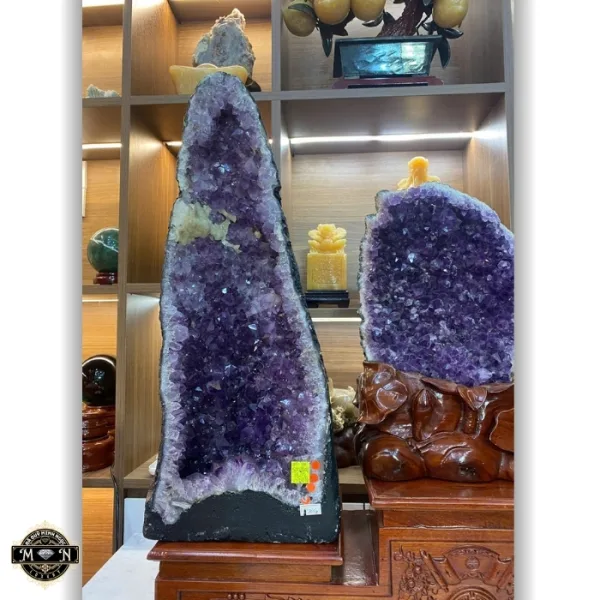 Hang đá thạch anh tím