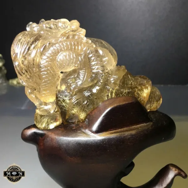 Tượng linh vật thạch anh vàng